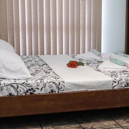 Central Beach 1st Line Apartman